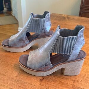 Pierre Dumas Distressed Bronze Open-Toe Slides 8M